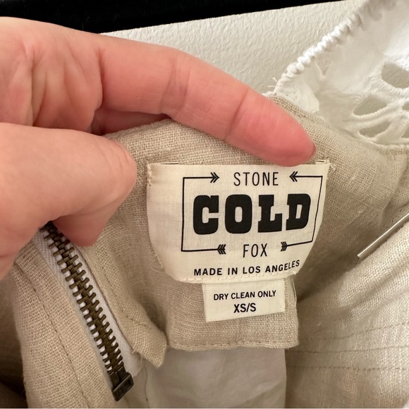 Stone Cold Fox top - Picture 4 of 4